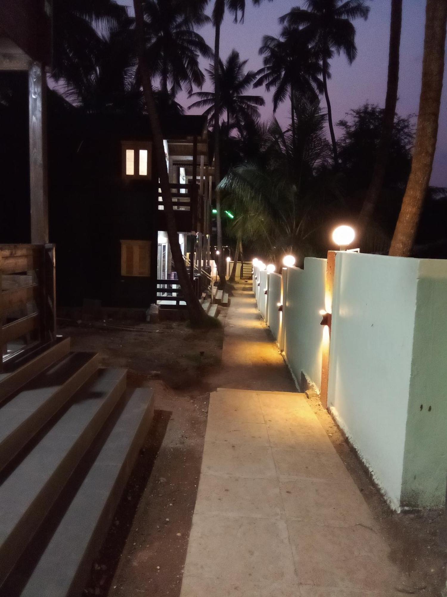 The Cool Huts Hotel Ashvem Beach Exterior photo